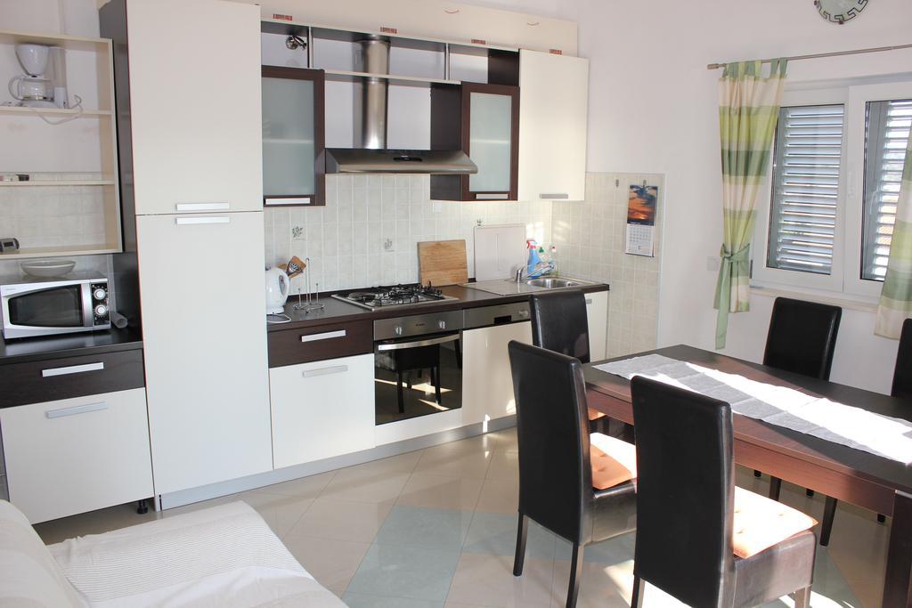 Apartments 4 Dolphins 로고즈니차 객실 사진